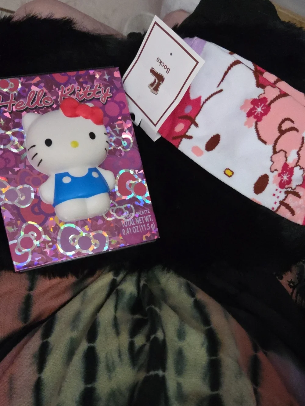 Hello Kitty Pink, White & Blue Kids Socks & Eyeshawdow Pallette NWOT